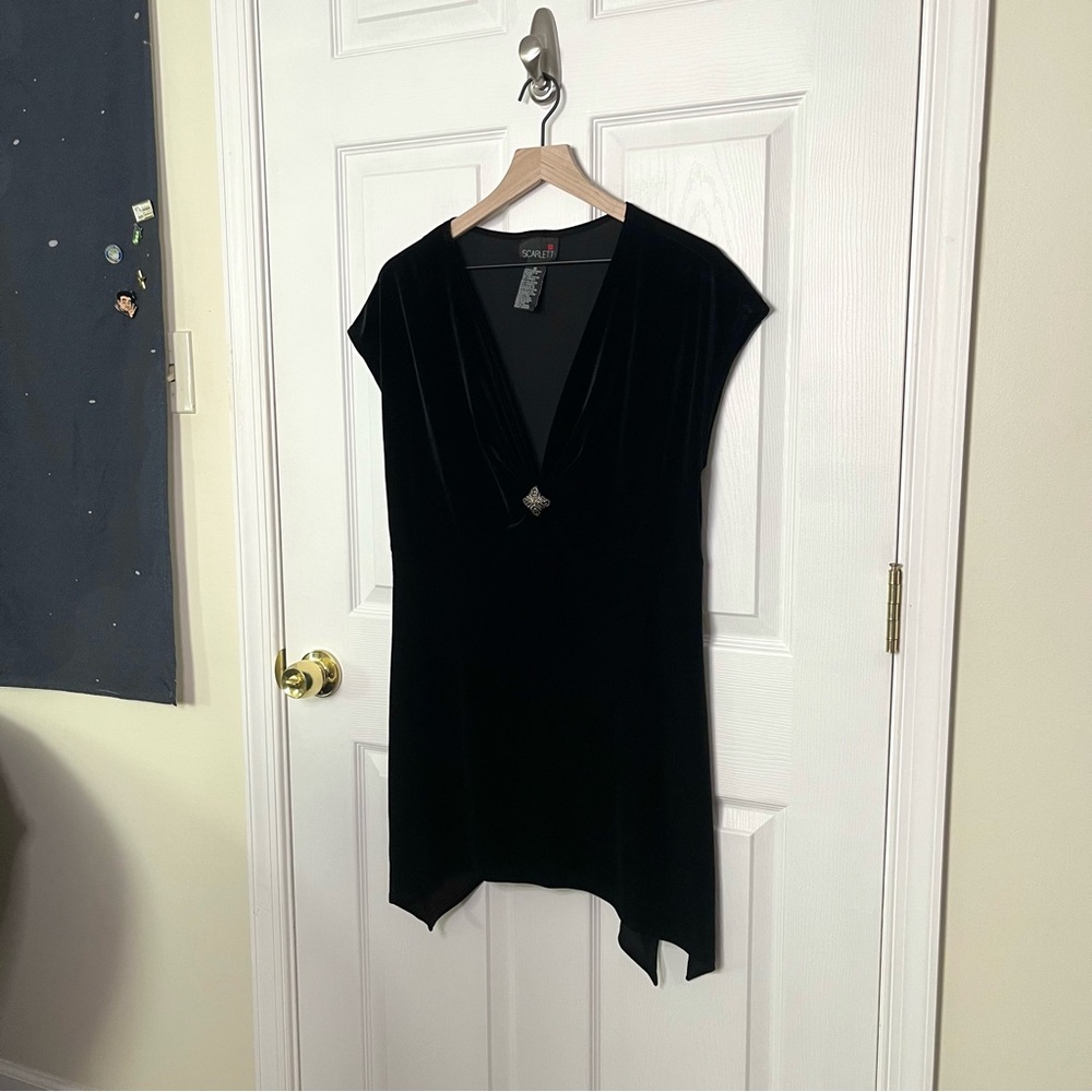 ✧･ﾟNWT black whimsy velvet dress